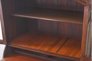 大正ロマン　彫刻が美しい豪華な面持ちの収納棚(戸棚、ライティングキャビネット)