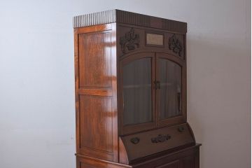 大正ロマン　彫刻が美しい豪華な面持ちの収納棚(戸棚、ライティングキャビネット)