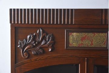 大正ロマン　彫刻が美しい豪華な面持ちの収納棚(戸棚、ライティングキャビネット)