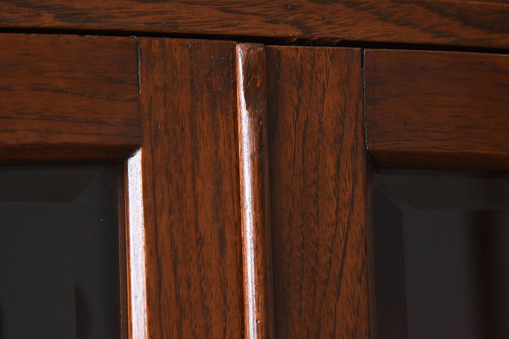 大正ロマン　彫刻が美しい豪華な面持ちの収納棚(戸棚、ライティングキャビネット)