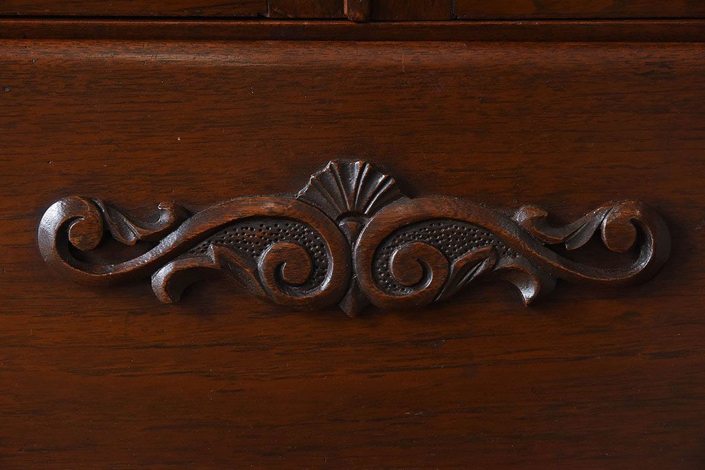 大正ロマン　彫刻が美しい豪華な面持ちの収納棚(戸棚、ライティングキャビネット)