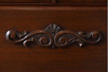 大正ロマン　彫刻が美しい豪華な面持ちの収納棚(戸棚、ライティングキャビネット)