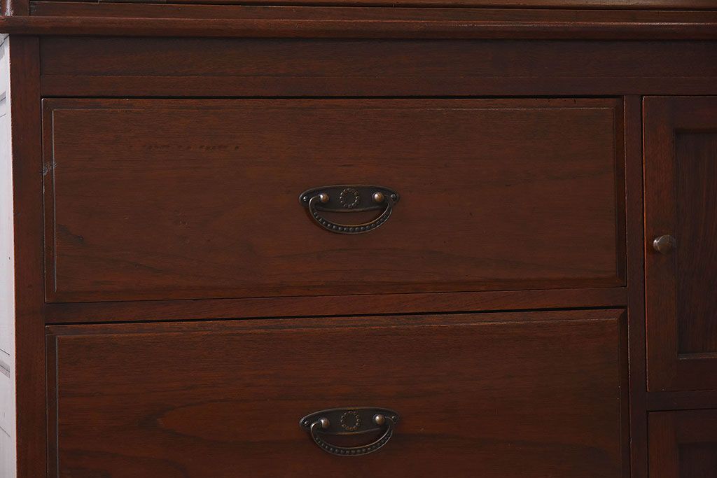 大正ロマン　彫刻が美しい豪華な面持ちの収納棚(戸棚、ライティングキャビネット)