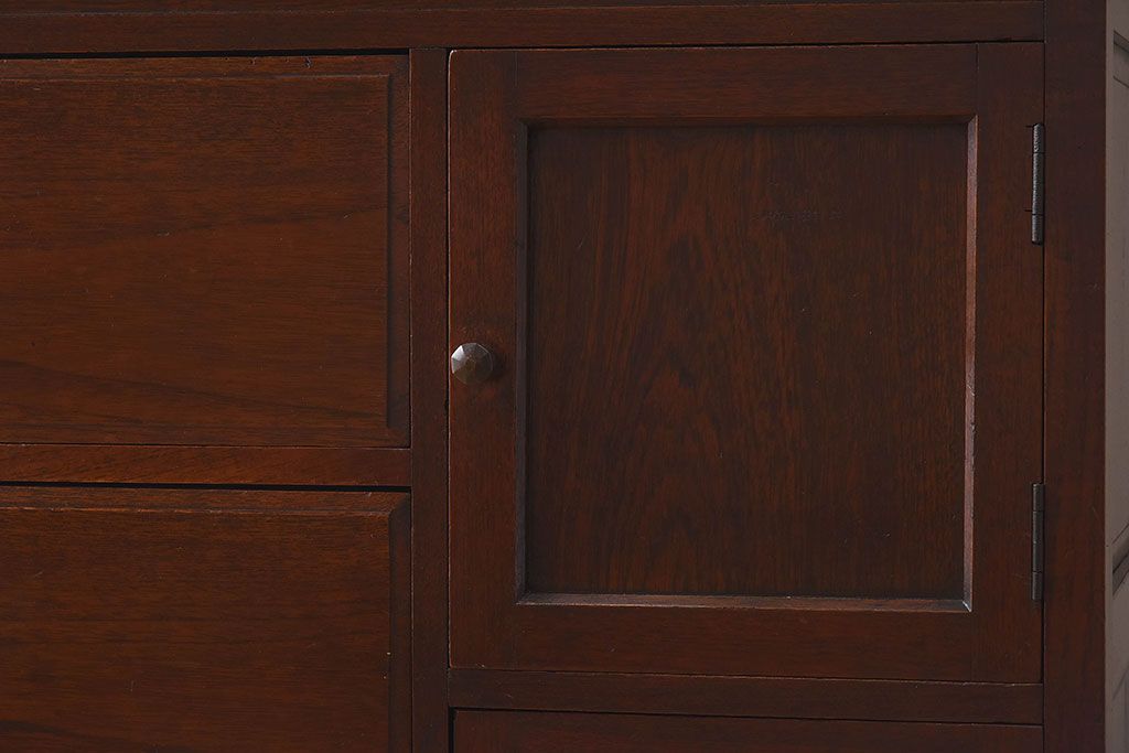 大正ロマン　彫刻が美しい豪華な面持ちの収納棚(戸棚、ライティングキャビネット)