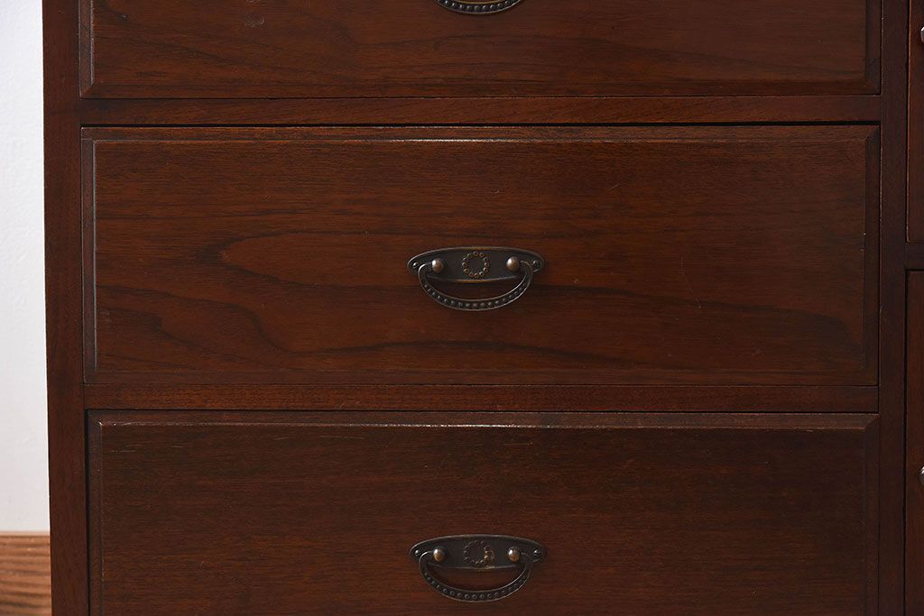 大正ロマン　彫刻が美しい豪華な面持ちの収納棚(戸棚、ライティングキャビネット)