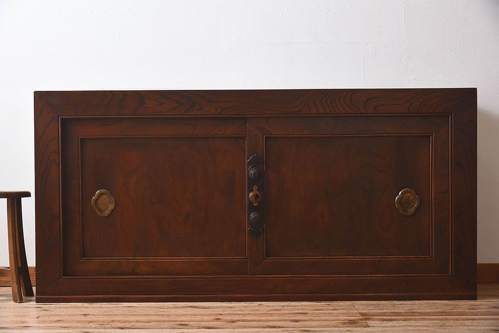 明治大正期　前面ケヤキ材　太い框が印象的な上手物のサイドボード(サイドキャビネット)