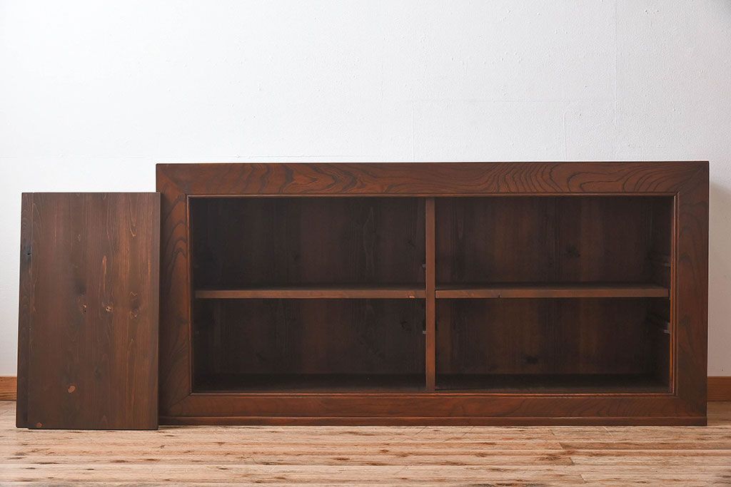 明治大正期　前面ケヤキ材　太い框が印象的な上手物のサイドボード(サイドキャビネット)