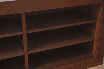 明治大正期　前面ケヤキ材　太い框が印象的な上手物のサイドボード(サイドキャビネット)