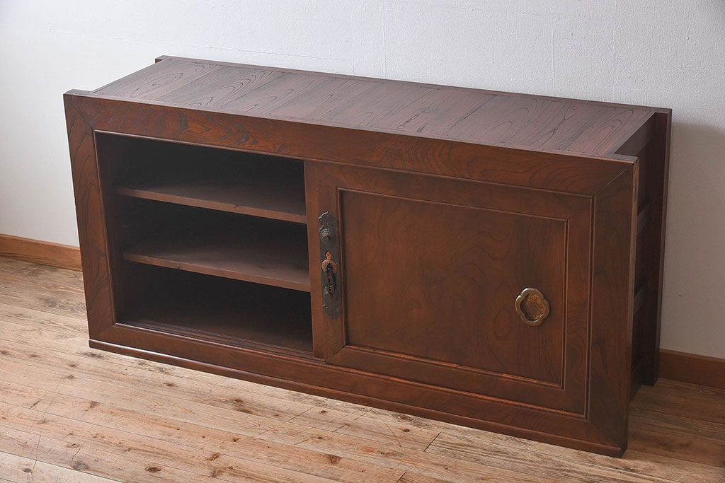 明治大正期　前面ケヤキ材　太い框が印象的な上手物のサイドボード(サイドキャビネット)