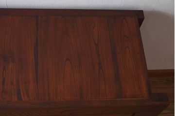 明治大正期　前面ケヤキ材　太い框が印象的な上手物のサイドボード(サイドキャビネット)