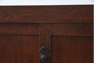 明治大正期　前面ケヤキ材　太い框が印象的な上手物のサイドボード(サイドキャビネット)