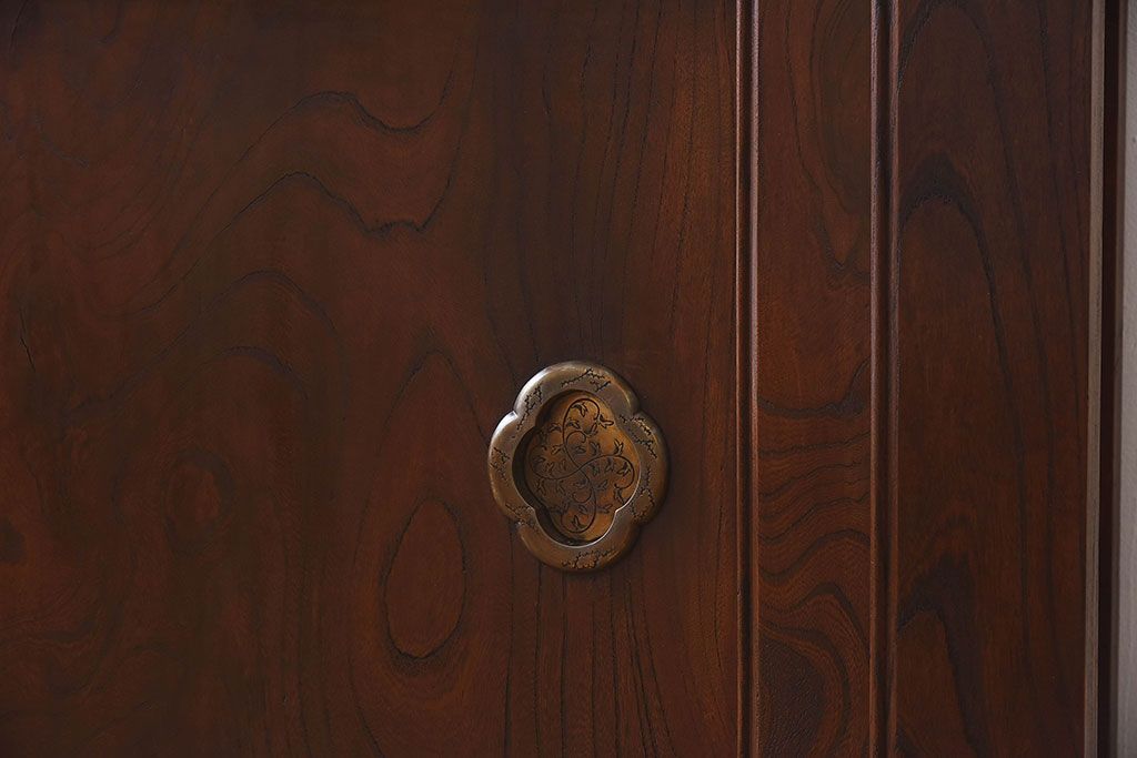 明治大正期　前面ケヤキ材　太い框が印象的な上手物のサイドボード(サイドキャビネット)