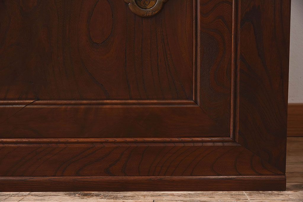 明治大正期　前面ケヤキ材　太い框が印象的な上手物のサイドボード(サイドキャビネット)