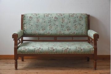 アンティーク家具　イギリスアンティーク　2〜3人掛け　高級感溢れるゆったりとしたソファベンチ(ソファ)