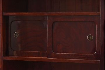 アンティーク家具　和製アンティーク　前面欅材　美しい漆が魅力的な高級な茶箪笥(茶棚、食器棚)