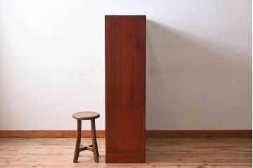 アンティーク家具　和製アンティーク　前面欅材　美しい漆が魅力的な高級な茶箪笥(茶棚、食器棚)