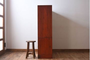 アンティーク家具　和製アンティーク　前面欅材　美しい漆が魅力的な高級な茶箪笥(茶棚、食器棚)