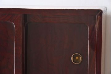 アンティーク家具　和製アンティーク　前面欅材　美しい漆が魅力的な高級な茶箪笥(茶棚、食器棚)