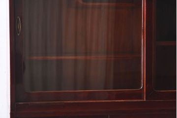 アンティーク家具　和製アンティーク　前面欅材　美しい漆が魅力的な高級な茶箪笥(茶棚、食器棚)