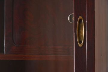 アンティーク家具　和製アンティーク　前面欅材　美しい漆が魅力的な高級な茶箪笥(茶棚、食器棚)
