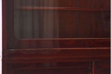 アンティーク家具　和製アンティーク　前面欅材　美しい漆が魅力的な高級な茶箪笥(茶棚、食器棚)