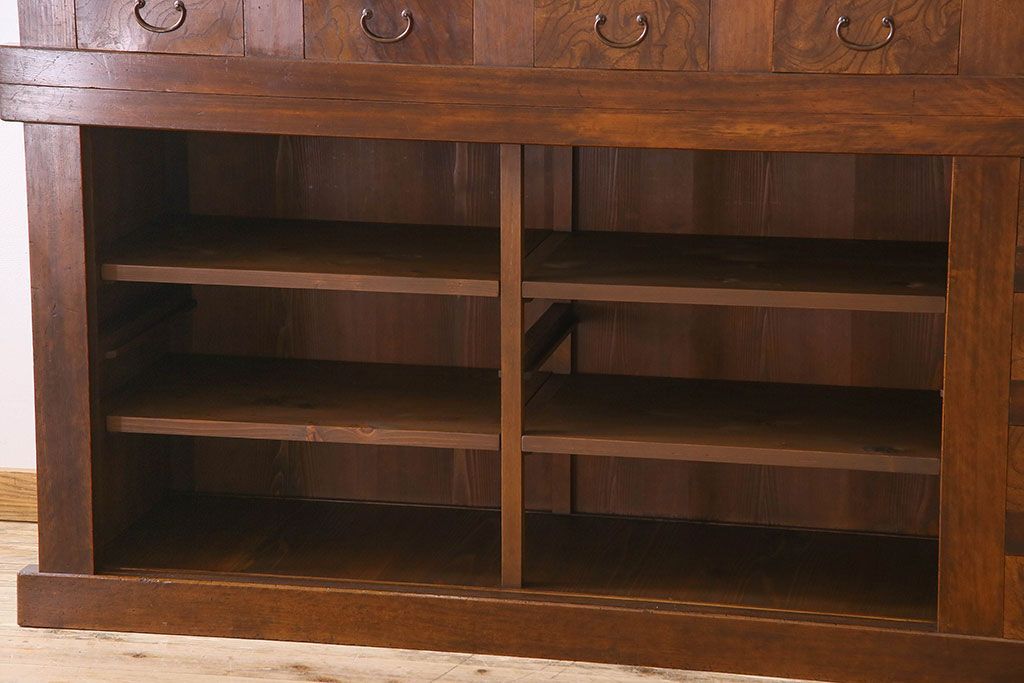 アンティーク家具　古民具・骨董　欅・檜材　昇り引き出し付き!六尺水屋箪笥(食器棚、収納棚)