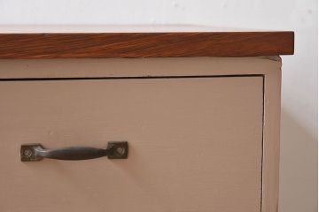 アンティーク家具　ペイントカラーと木のコントラストが素敵なローチェスト(ローボード)
