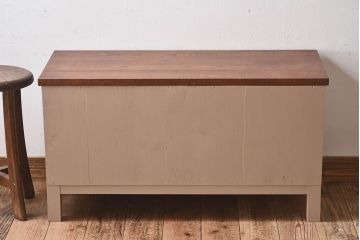 アンティーク家具　ペイントカラーと木のコントラストが素敵なローチェスト(ローボード)