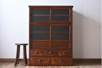 アンティーク家具　和製アンティーク　ダイヤガラス入り!古い木の質感が味わい深い収納棚(食器棚、戸棚)