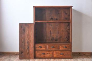 アンティーク家具　和製アンティーク　ダイヤガラス入り!古い木の質感が味わい深い収納棚(食器棚、戸棚)