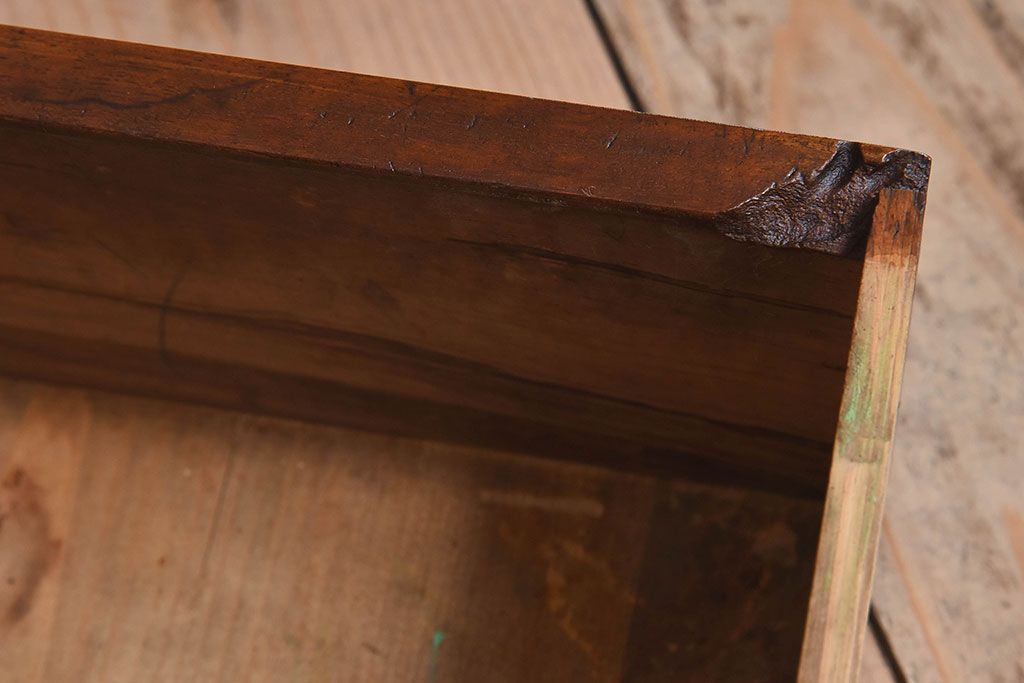 アンティーク家具　和製アンティーク　ダイヤガラス入り!古い木の質感が味わい深い収納棚(食器棚、戸棚)