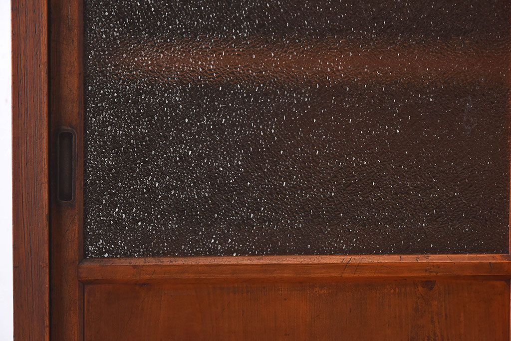 アンティーク家具　和製アンティーク　ダイヤガラス入り!古い木の質感が味わい深い収納棚(食器棚、戸棚)