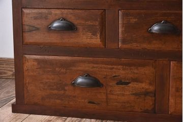 アンティーク家具　和製アンティーク　ダイヤガラス入り!古い木の質感が味わい深い収納棚(食器棚、戸棚)