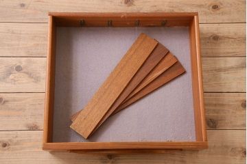 北欧スタイル家具　チーク材製　G-plan(ジープラン)　スタイリッシュなデザインのサイドボード(サイドキャビネット)