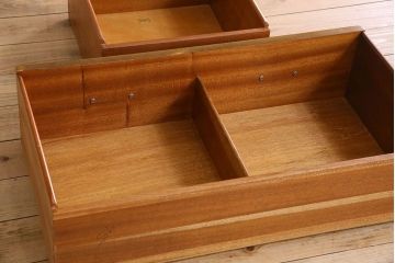 北欧スタイル家具　G-PLAN(ジープラン)　チーク材　機能性に優れたサイドボード(サイドキャビネット、リビングボード)