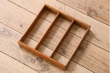 北欧スタイル家具　G-PLAN(ジープラン)　チーク材　機能性に優れたサイドボード(サイドキャビネット、リビングボード)