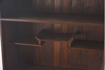 アンティーク家具　和製アンティーク　前面欅材　杢目が魅力的な茶箪笥(茶棚、収納棚)