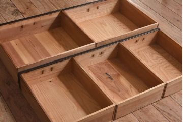 アンティーク家具　和製アンティーク　前面欅材　杢目が魅力的な茶箪笥(茶棚、収納棚)