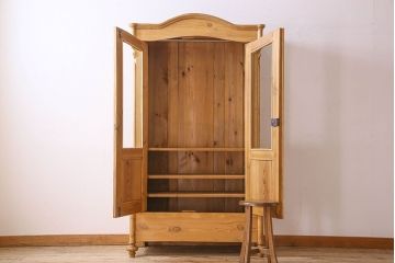 アンティーク家具　フランスアンティーク　パイン材の温もり溢れるキャビネット(ワードローブ、収納棚、戸棚)