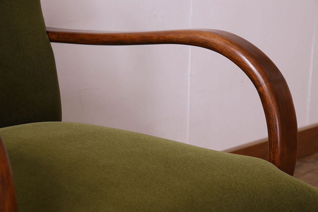 レトロ家具　昭和レトロ　カバ材　落ち着きのあるカラーのアームチェア(シングルソファ)