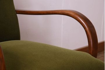 レトロ家具　昭和レトロ　カバ材　落ち着きのあるカラーのアームチェア(シングルソファ)
