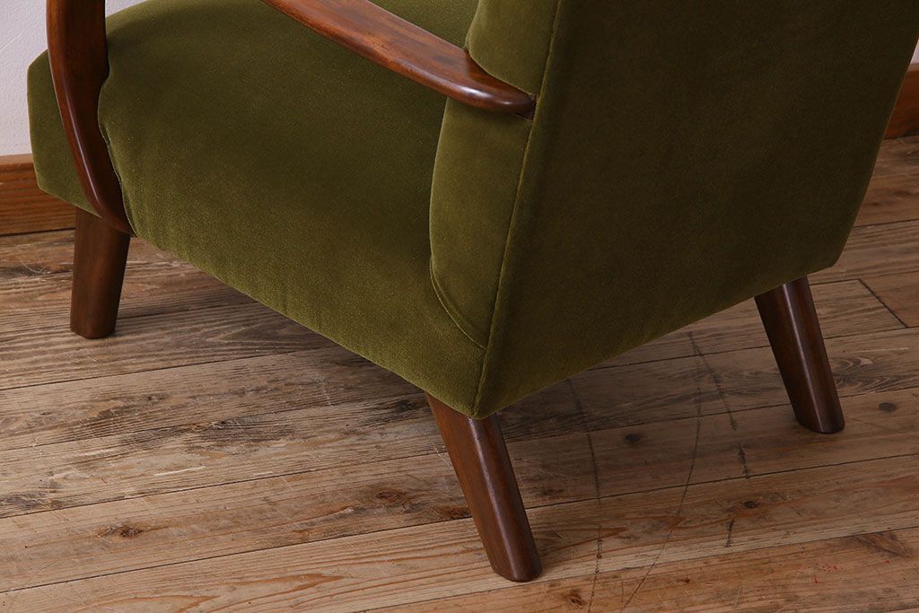 レトロ家具　昭和レトロ　カバ材　落ち着きのあるカラーのアームチェア(シングルソファ)