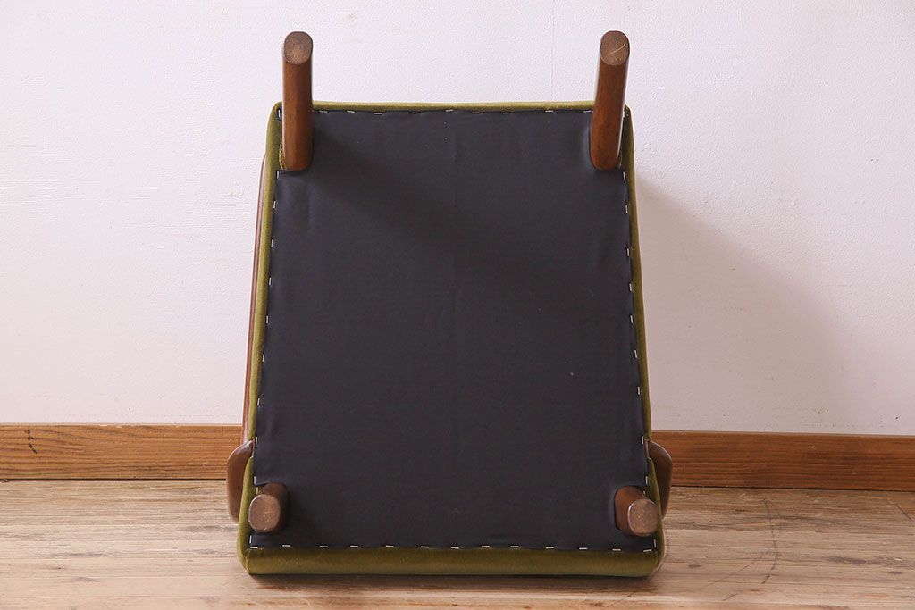 レトロ家具　昭和レトロ　カバ材　落ち着きのあるカラーのアームチェア(シングルソファ)