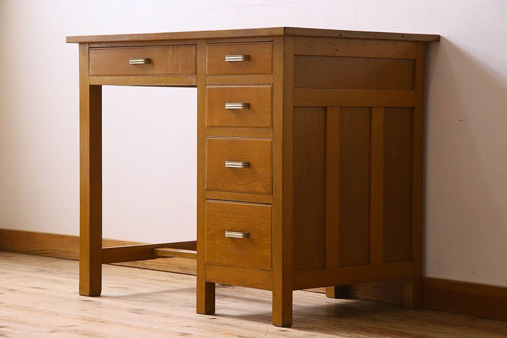 レトロ家具　レトロスタイル　和製アンティークの栓材製片袖机(デスク)