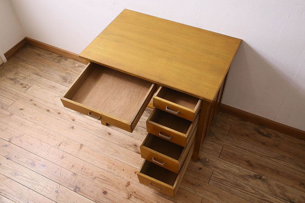 レトロ家具　レトロスタイル　和製アンティークの栓材製片袖机(デスク)