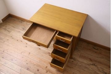 レトロ家具　レトロスタイル　和製アンティークの栓材製片袖机(デスク)