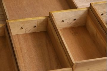 レトロ家具　レトロスタイル　和製アンティークの栓材製片袖机(デスク)