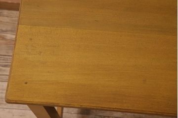 レトロ家具　レトロスタイル　和製アンティークの栓材製片袖机(デスク)