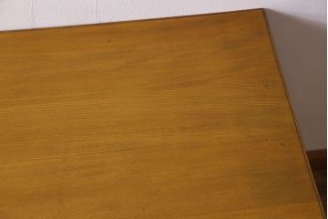 レトロ家具　レトロスタイル　和製アンティークの栓材製片袖机(デスク)