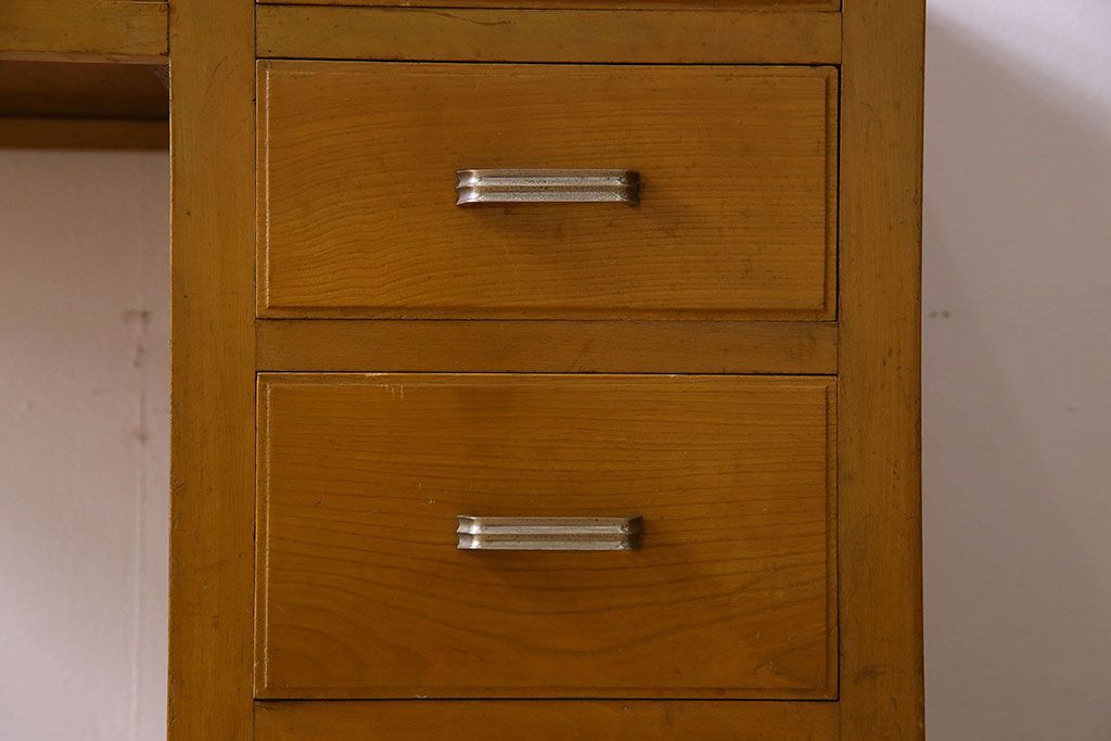 レトロ家具　レトロスタイル　和製アンティークの栓材製片袖机(デスク)